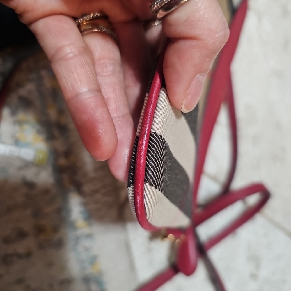 Burberry House Check Derby Peyton Crossbody Bag - Picture 13 of 13
